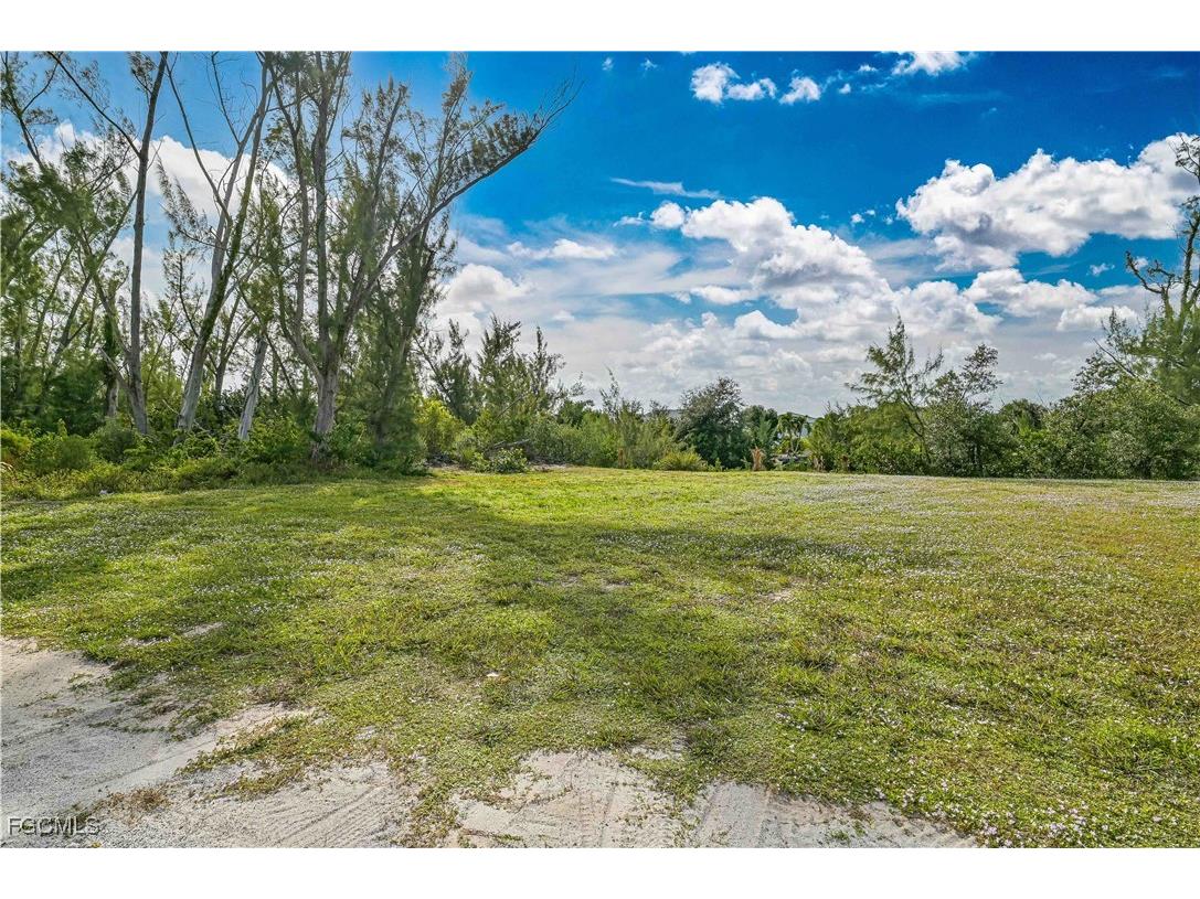 3901 Crestwell Court Saint James City FL 33956 2025022136 image8