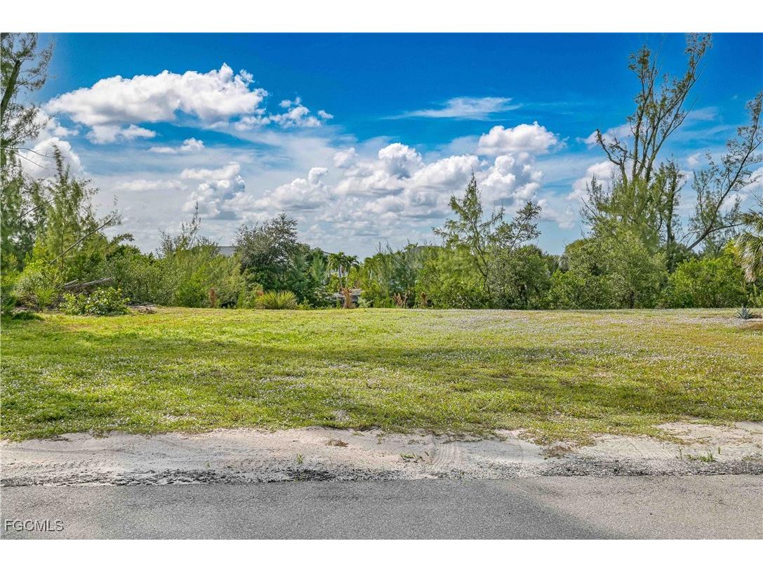 3901 Crestwell Court Saint James City FL 33956 2025022136 image9