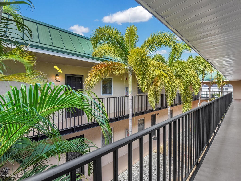 3901 Del Prado Boulevard S #203 Cape Coral FL 33904 2025024724 image1