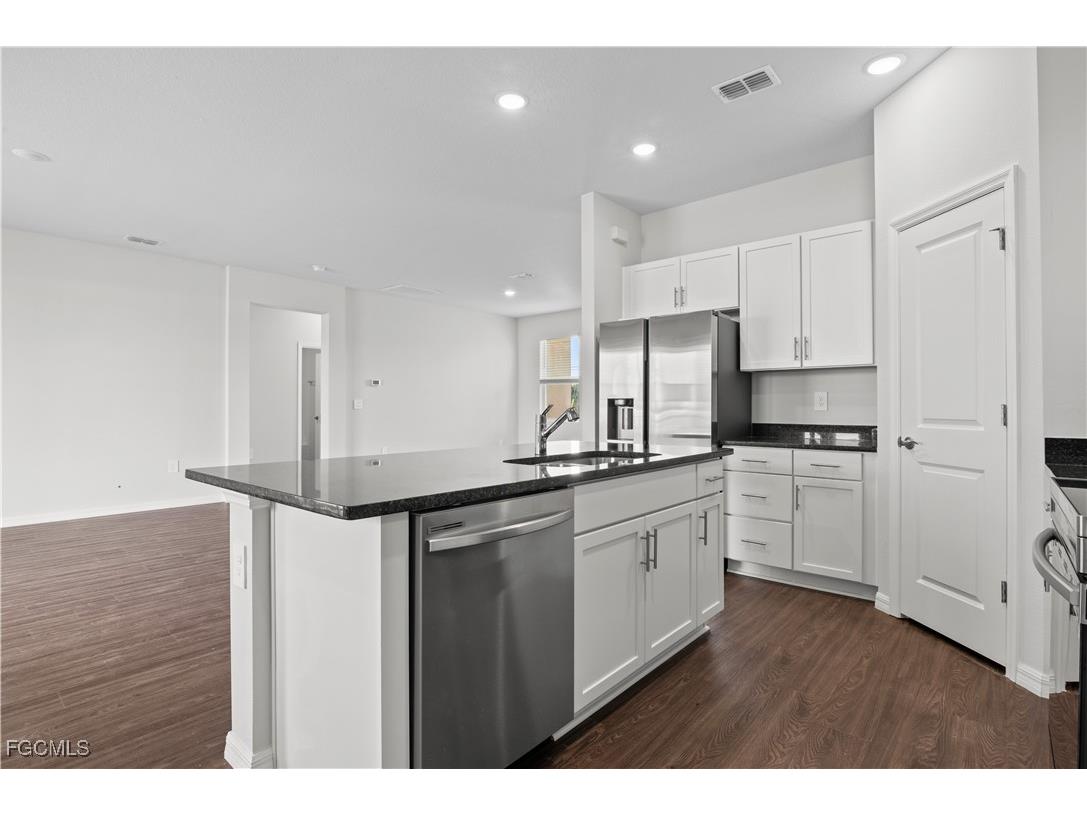 3901 NE 19th Avenue Cape Coral FL 33909 2025019898 image4