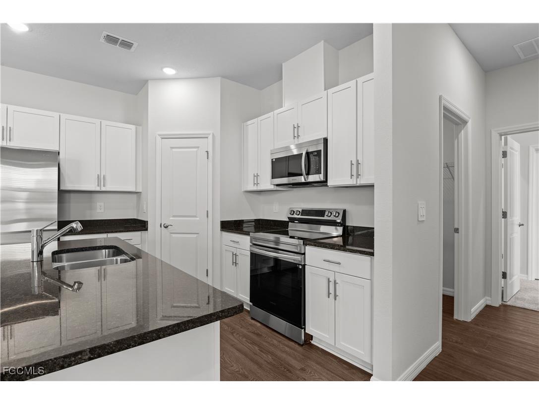 3901 NE 19th Avenue Cape Coral FL 33909 2025019898 image5