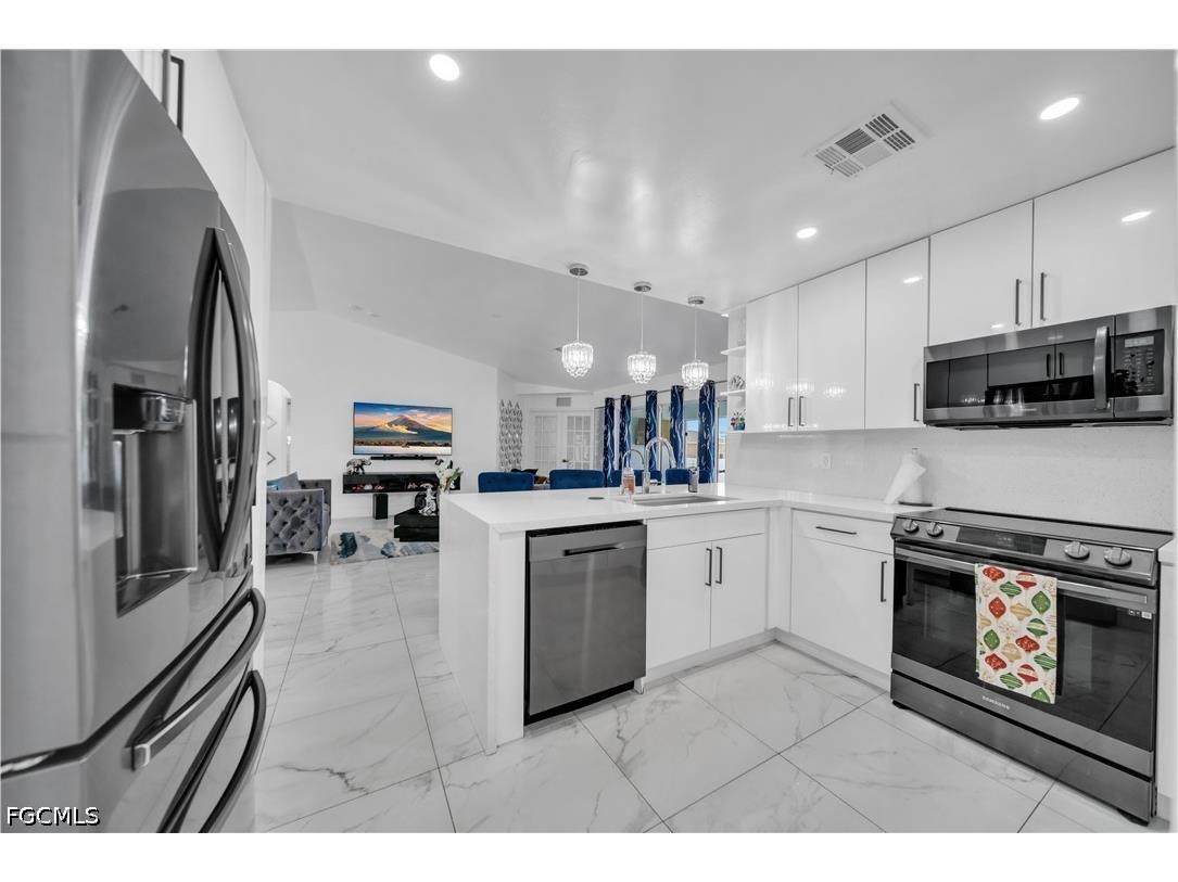 3902 3rd Street SW Lehigh Acres FL 33976 2026025992 image18