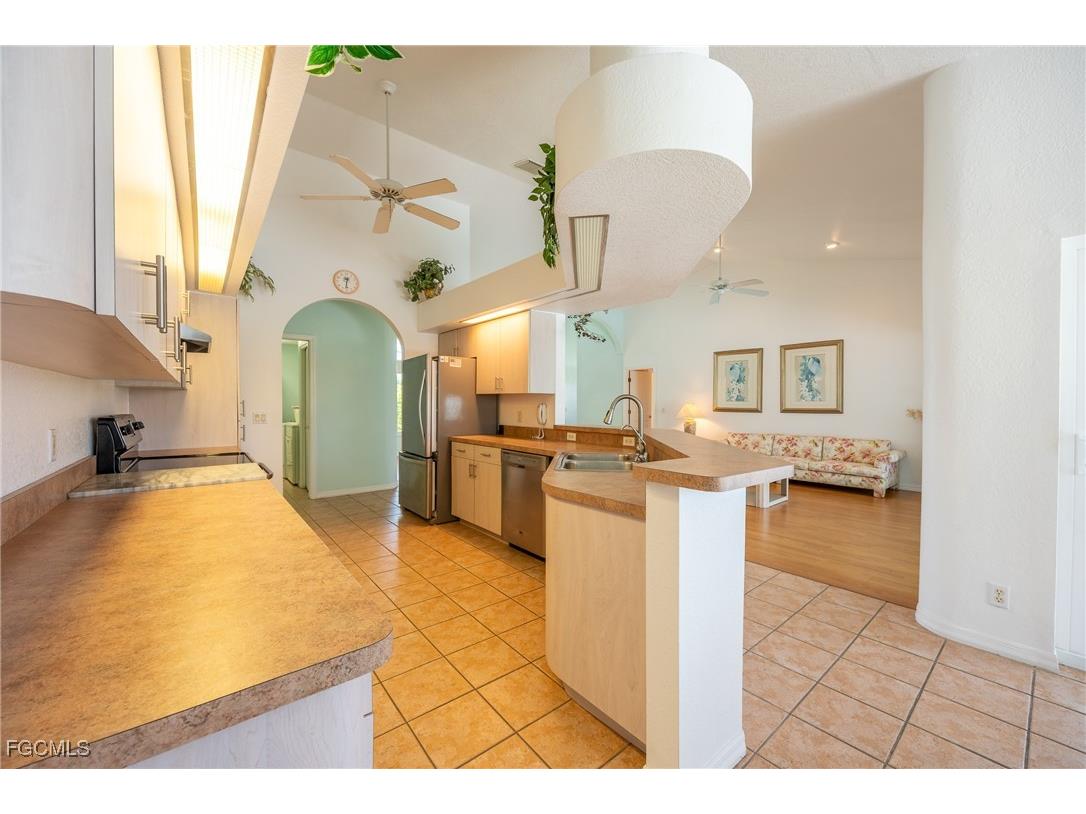 3902 SE 13th Avenue Cape Coral FL 33904 2025009179 image10