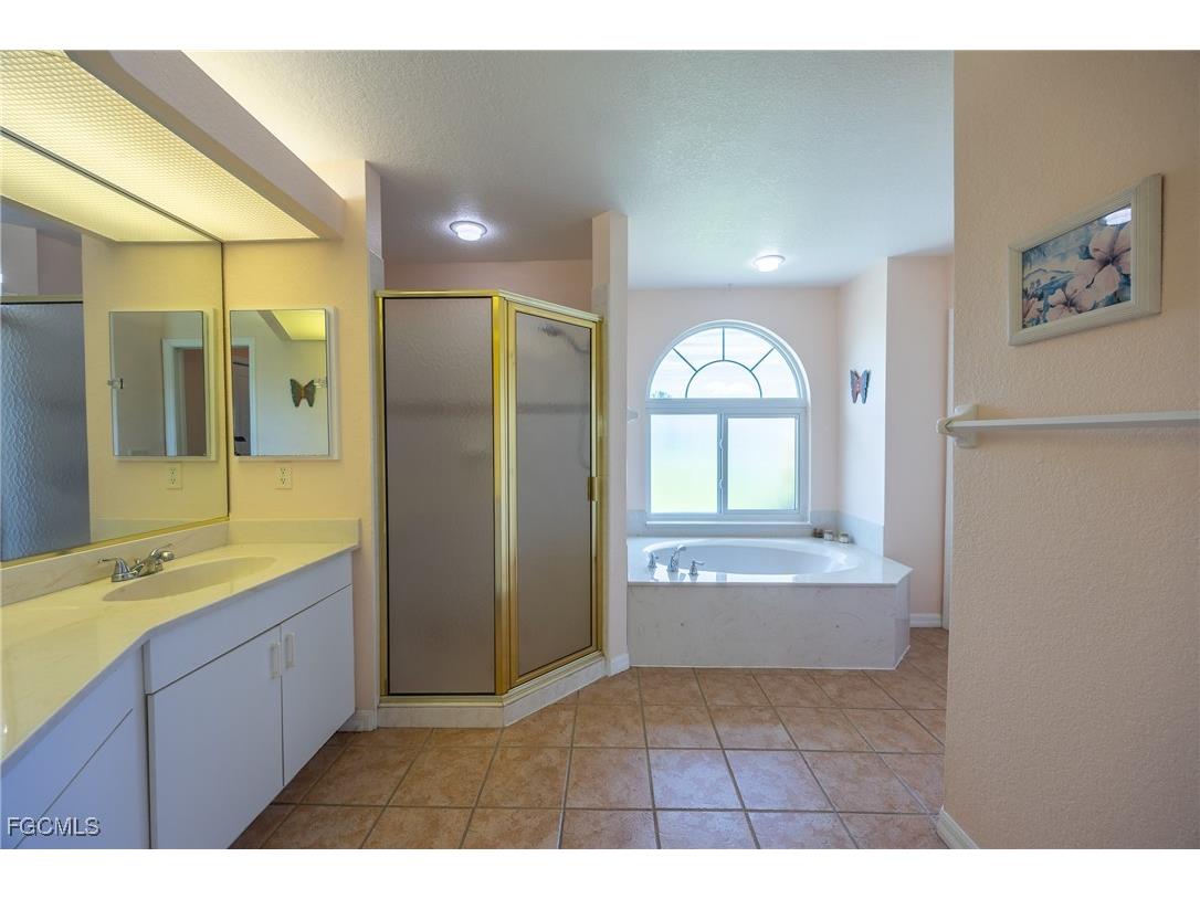 3902 SE 13th Avenue Cape Coral FL 33904 2025009179 image35