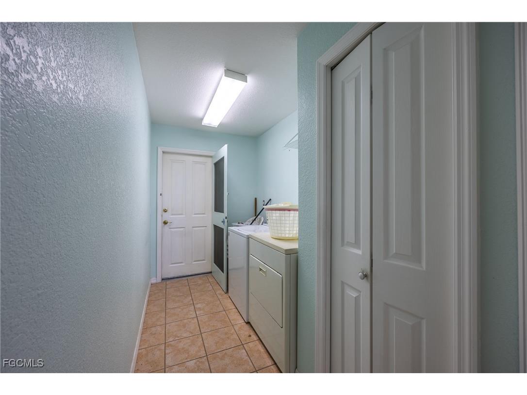 3902 SE 13th Avenue Cape Coral FL 33904 2025009179 image7