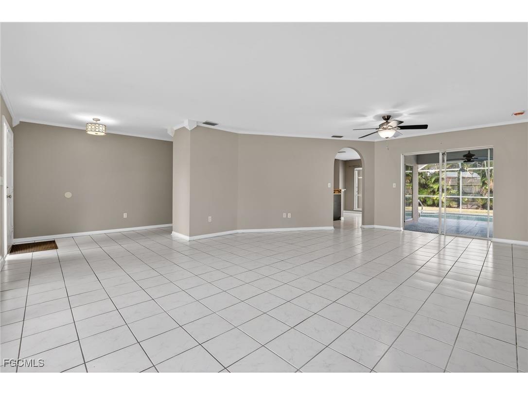 3902 SE 2nd Place Cape Coral FL 33904 2025023480 image12