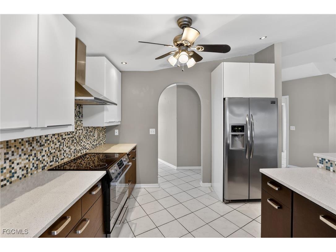 3902 SE 2nd Place Cape Coral FL 33904 2025023480 image18