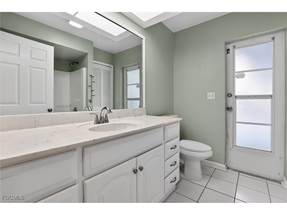 3902 SE 2nd Place Cape Coral FL 33904 2025023480 image32