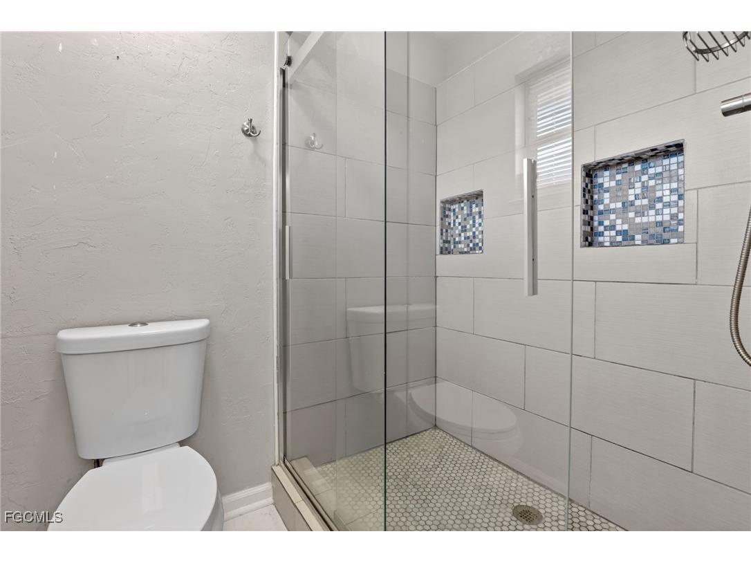 3902 SE 2nd Place Cape Coral FL 33904 2025023480 image33