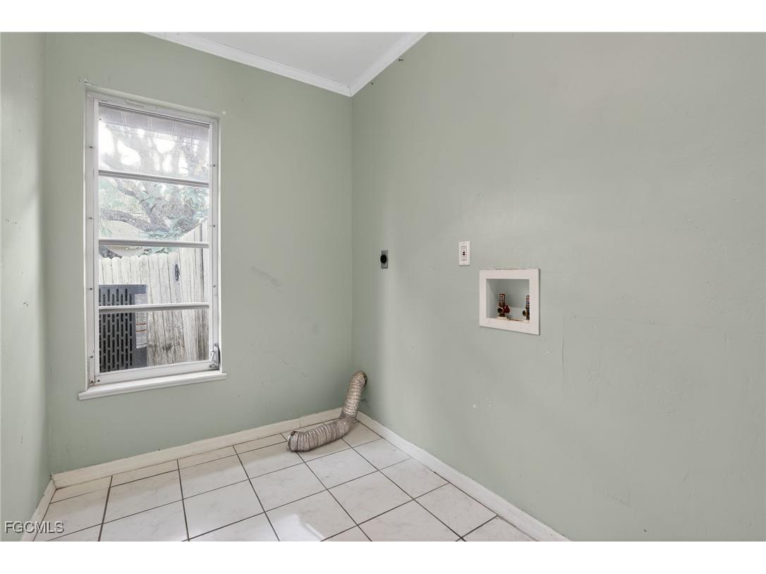 3902 SE 2nd Place Cape Coral FL 33904 2025023480 image35