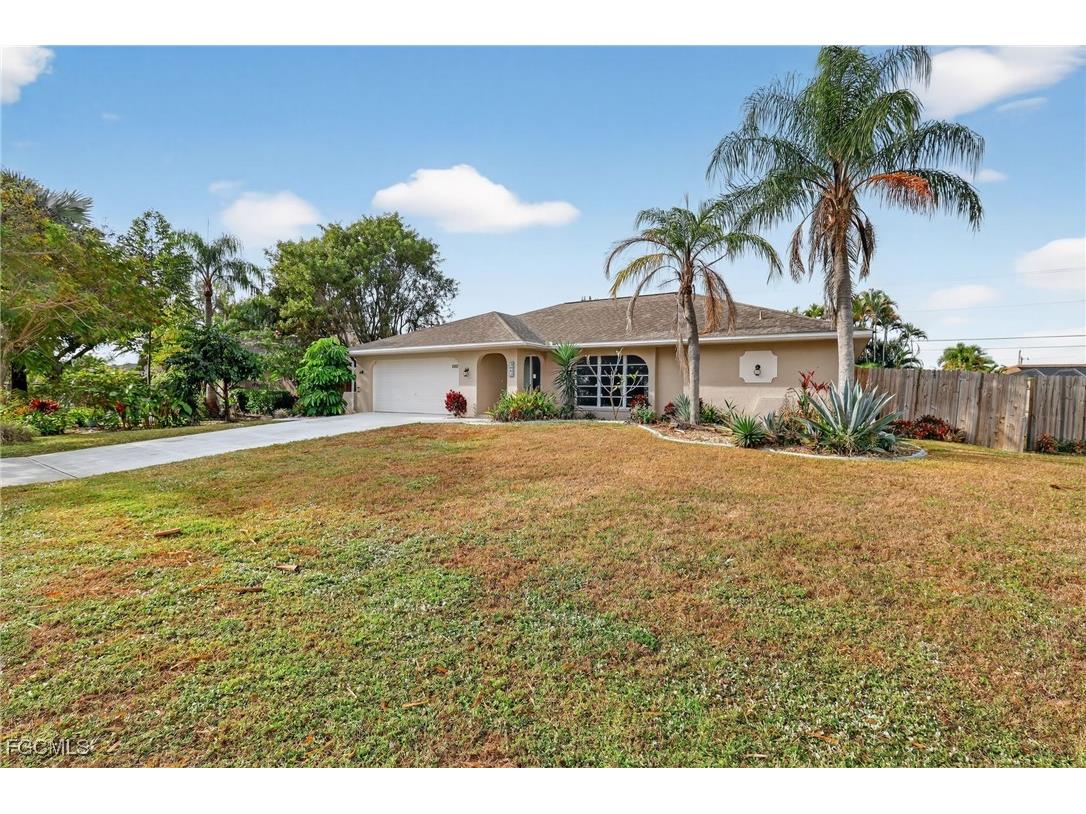 3902 SE 2nd Place Cape Coral FL 33904 2025023480 image37