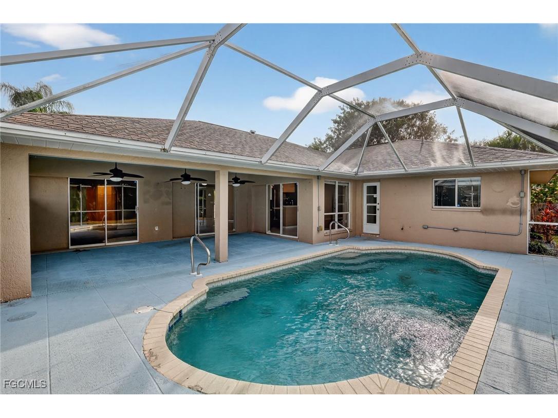 3902 SE 2nd Place Cape Coral FL 33904 2025023480 image39