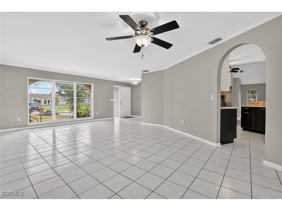 3902 SE 2nd Place Cape Coral FL 33904 2025023480 image8