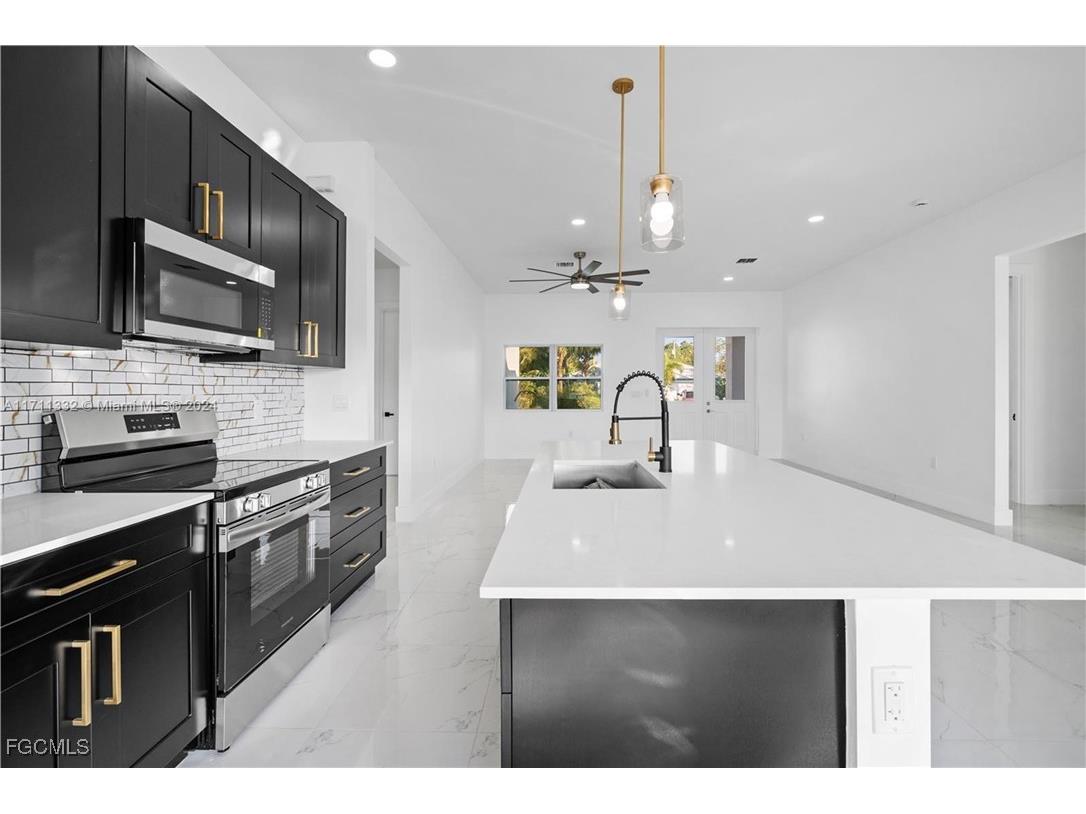 3903 29th Street SW Lehigh Acres FL 33976 2025006567 image1