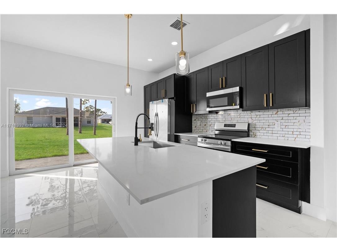 3903 29th Street SW Lehigh Acres FL 33976 2025006567 image8