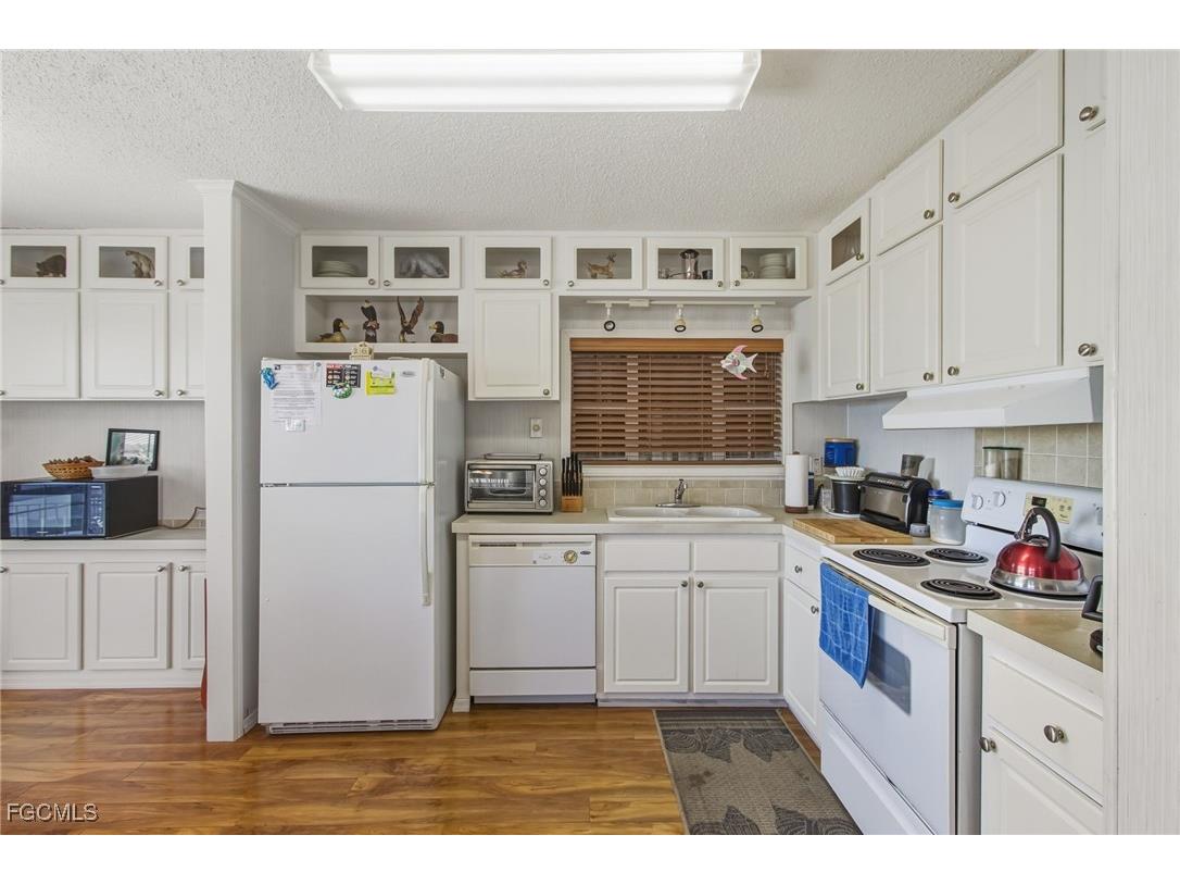 3904 Dewberry Lane Saint James City FL 33956 2025025799 image15