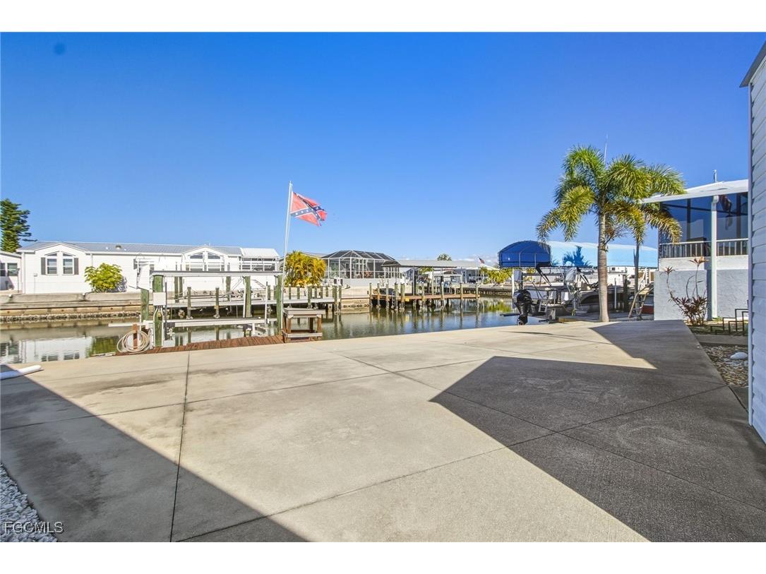 3904 Dewberry Lane Saint James City FL 33956 2025025799 image7