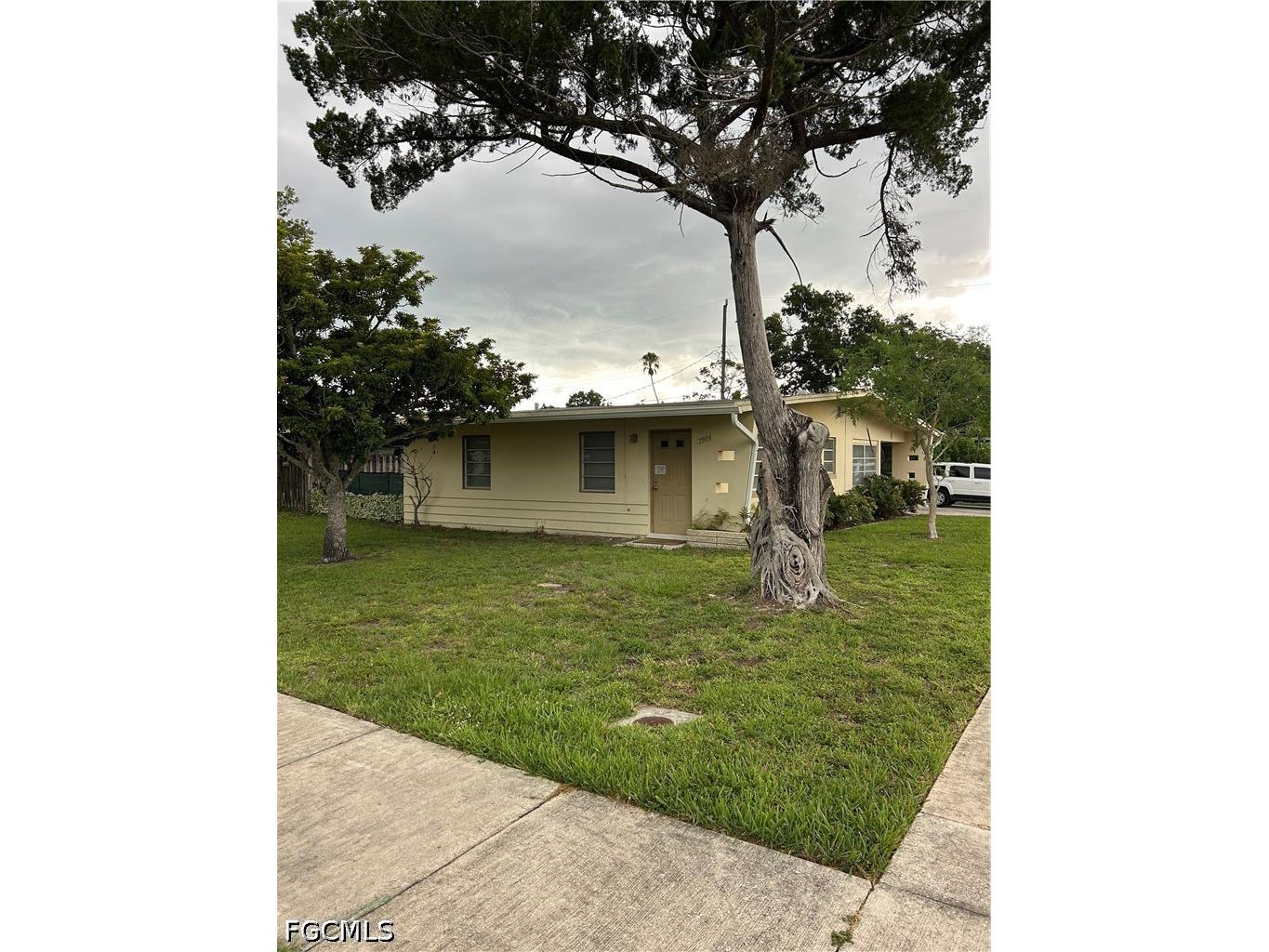 3904 La Palma Street Fort Myers FL 33901 2026026584 image1