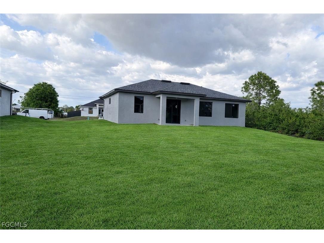 3905 11th Street SW Lehigh Acres FL 33976 2025026316 image3