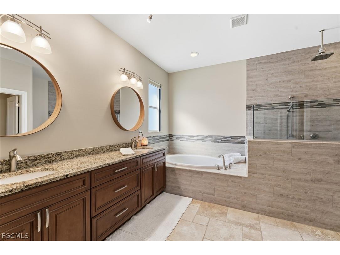 3905 Agualinda Boulevard Cape Coral FL 33914 2026008881 image18