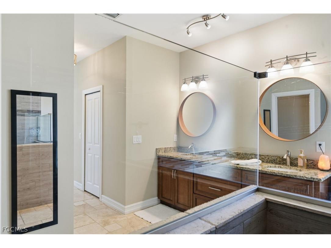 3905 Agualinda Boulevard Cape Coral FL 33914 2026008881 image19