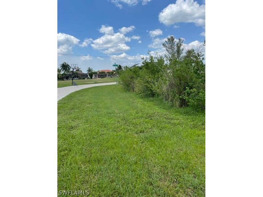 3905 SW 27th Avenue Cape Coral FL 33914 222076082 image1