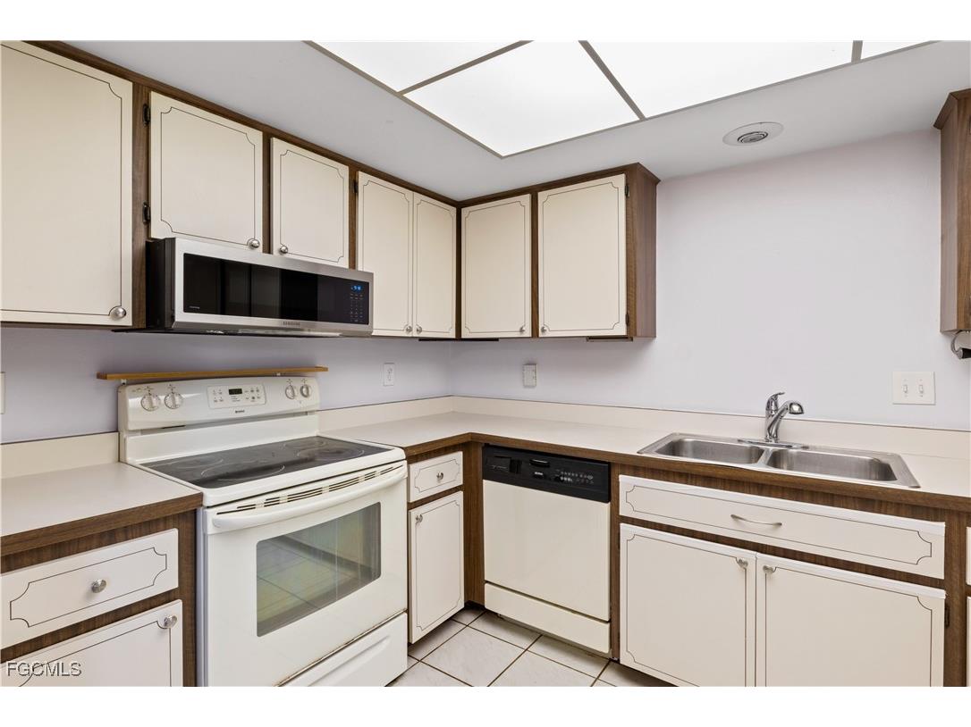 3906 SE 11th Place #601 Cape Coral FL 33904 2025024623 image18