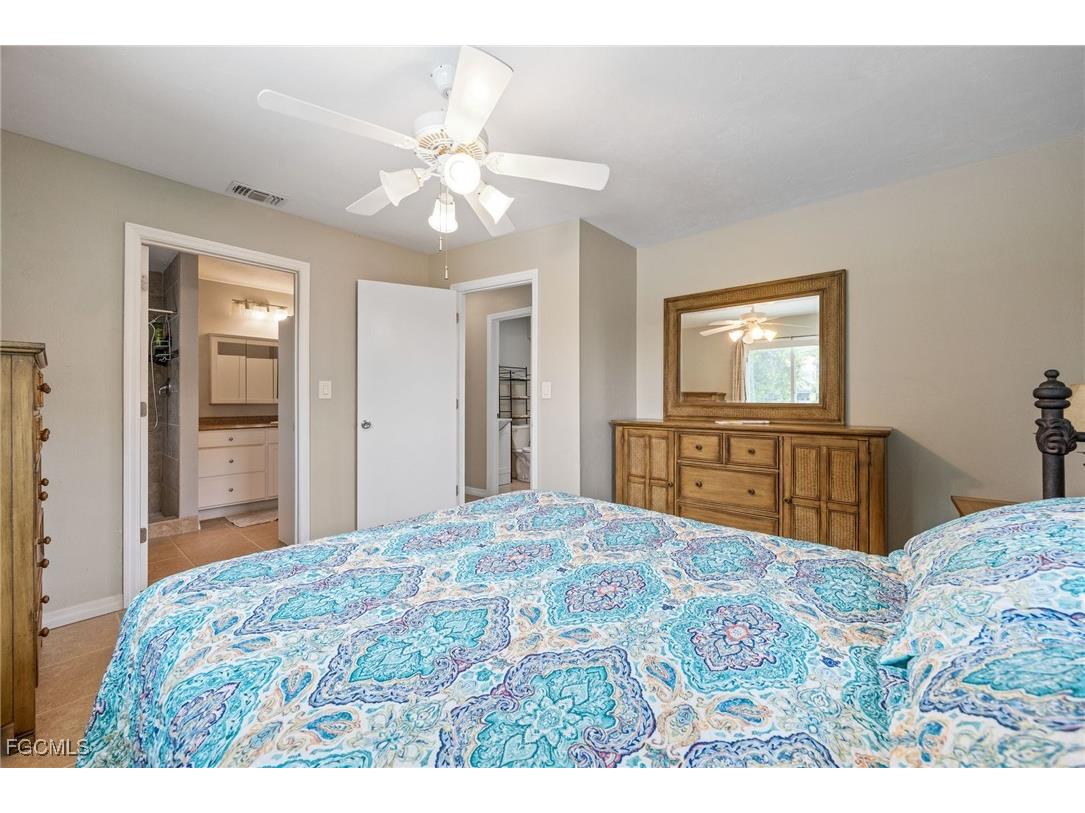 3906 SW 1st Avenue Cape Coral FL 33914 2025011911 image17