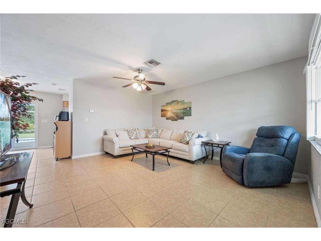 3906 SW 1st Avenue Cape Coral FL 33914 2025011911 image4