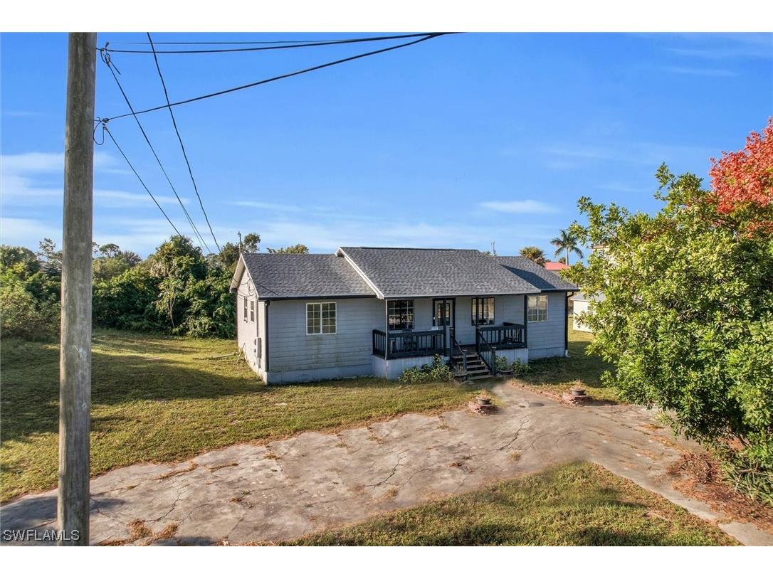 3907 20th Street SW Lehigh Acres FL 33976 223079457 image1
