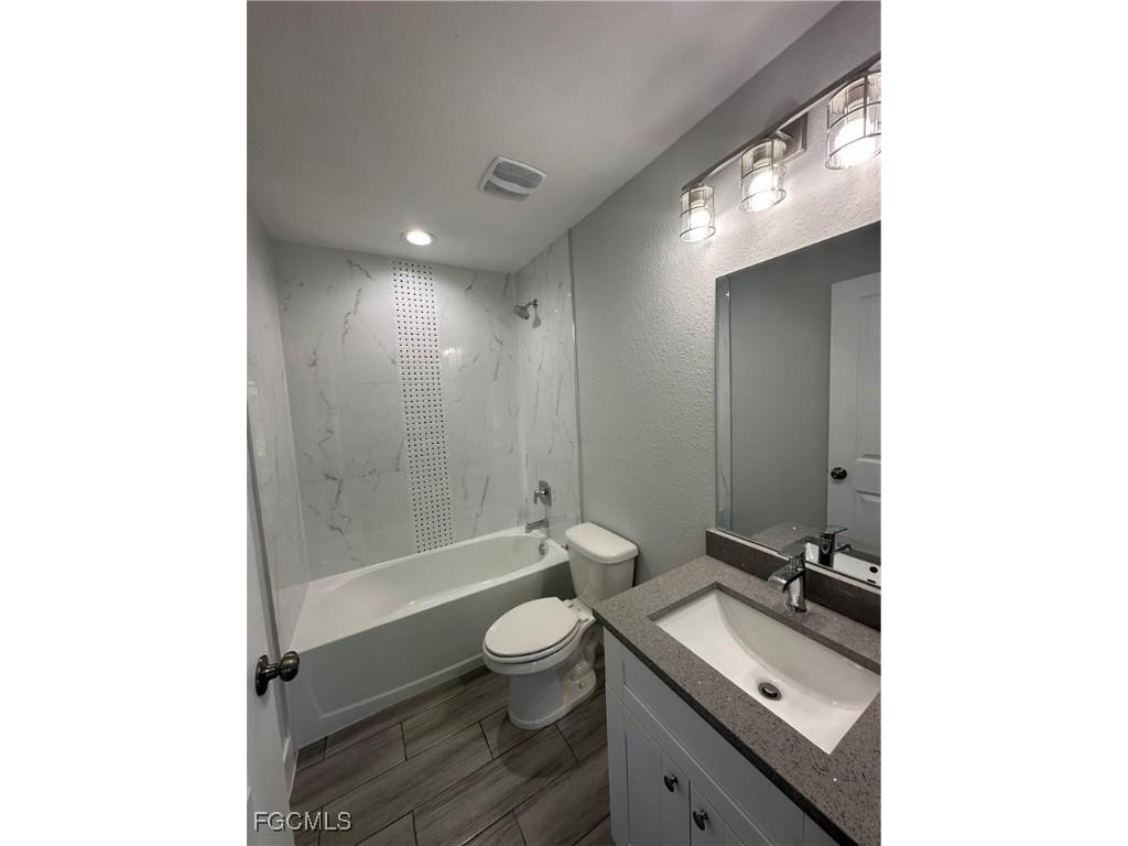 3907 NW 40th Street Cape Coral FL 33993 2025010869 image7