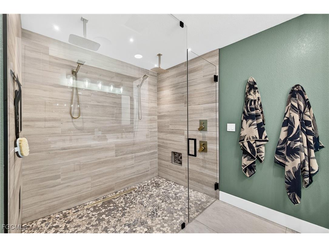 3907 SE 21st Place Cape Coral FL 33904 2025021789 image22