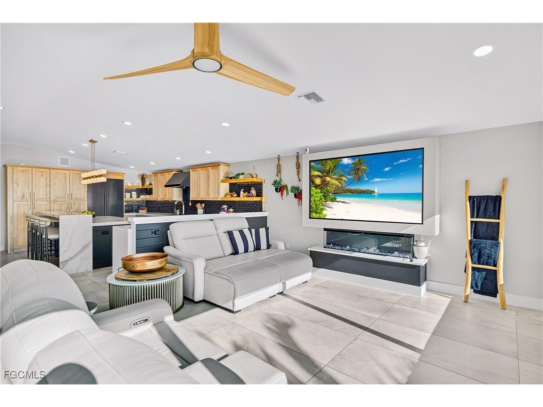 3907 SE 21st Place Cape Coral FL 33904 2025021789 image7