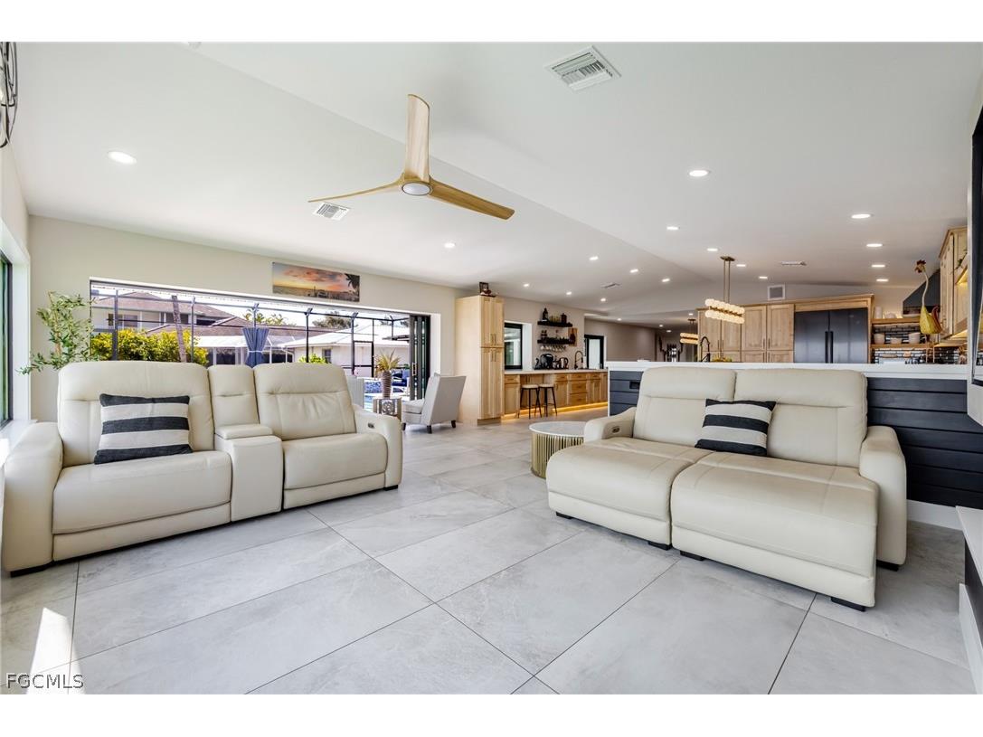 3907 SE 21st Place Cape Coral FL 33904 2026006963 image30