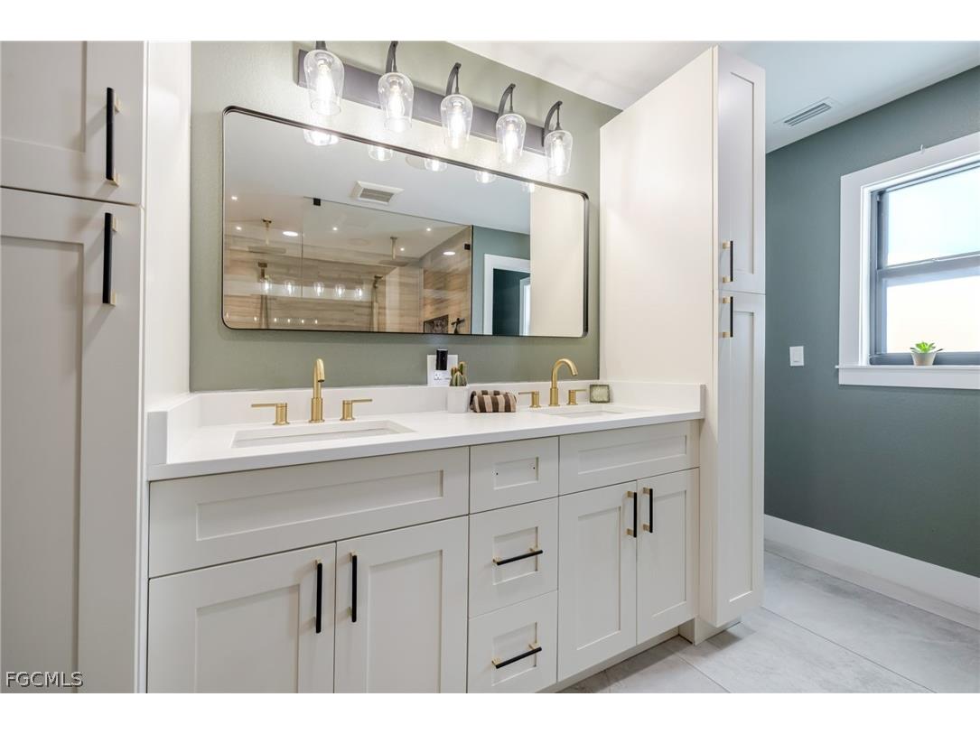 3907 SE 21st Place Cape Coral FL 33904 2026006963 image35