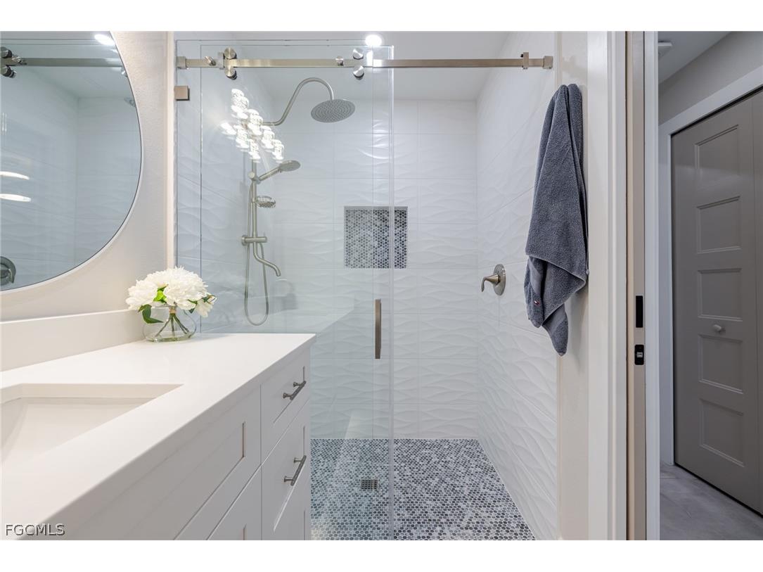 3907 SE 21st Place Cape Coral FL 33904 2026006963 image38