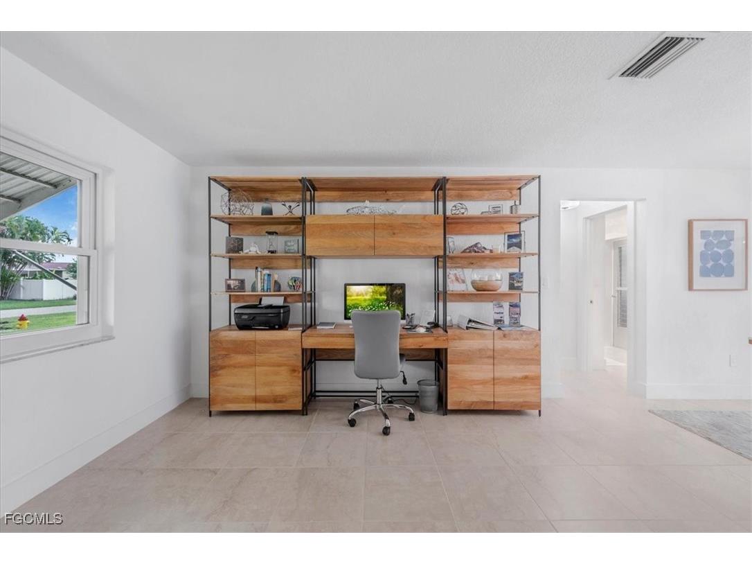 3908 SE 16th Place Cape Coral FL 33904 2025017782 image11