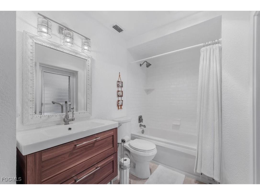 3908 SE 16th Place Cape Coral FL 33904 2025017782 image28