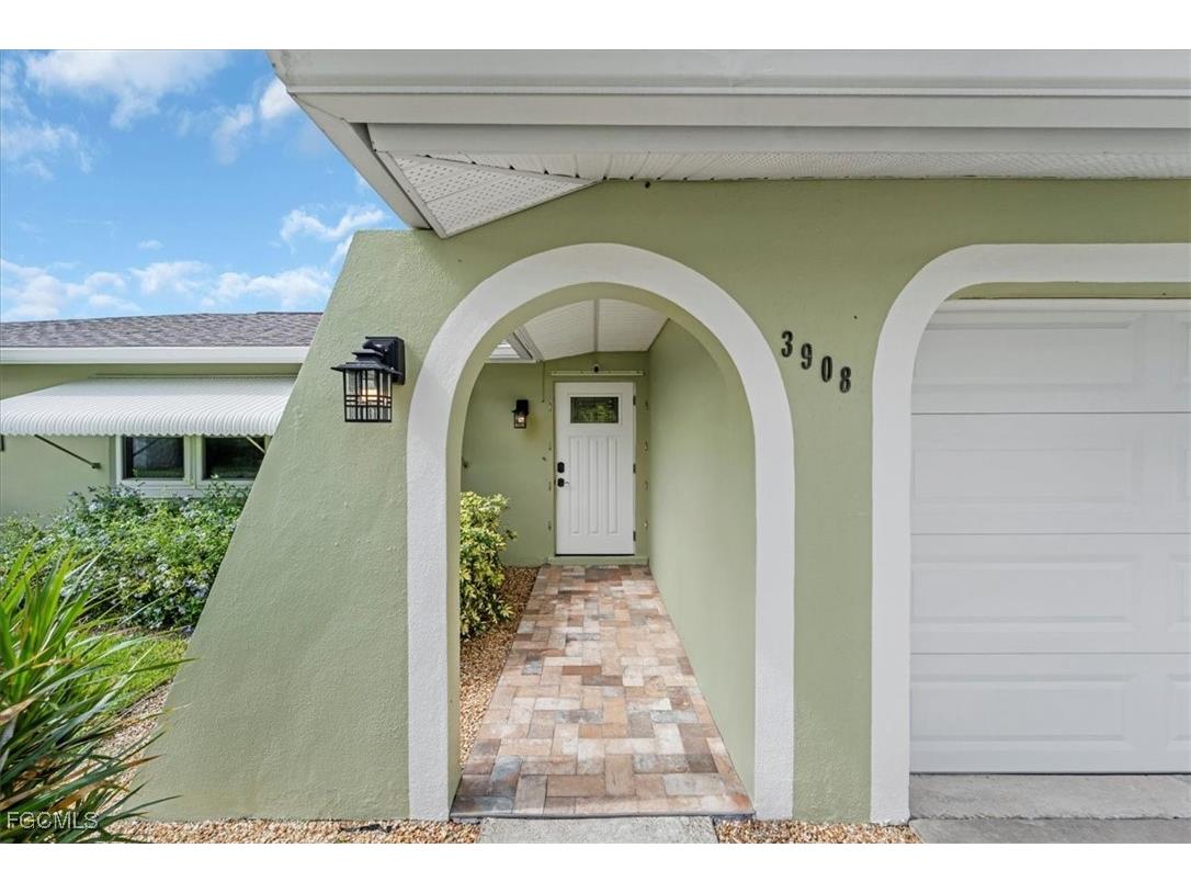 3908 SE 16th Place Cape Coral FL 33904 2025017782 image5