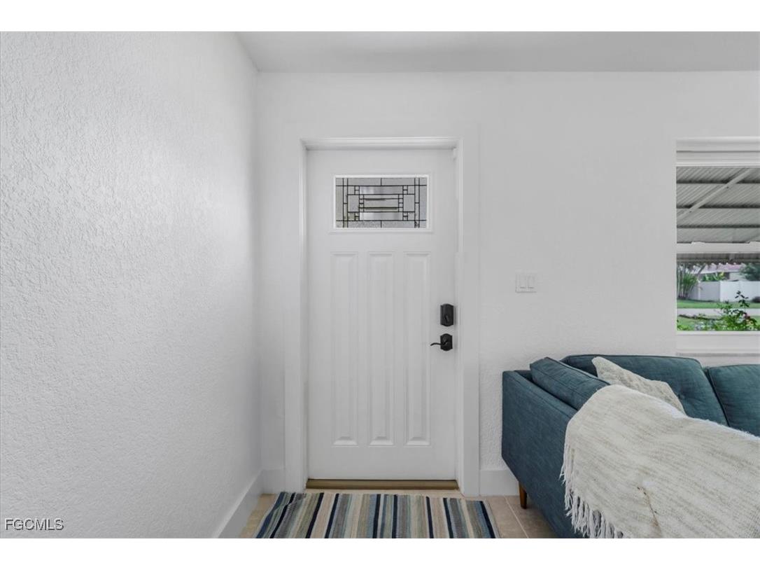 3908 SE 16th Place Cape Coral FL 33904 2025017782 image6