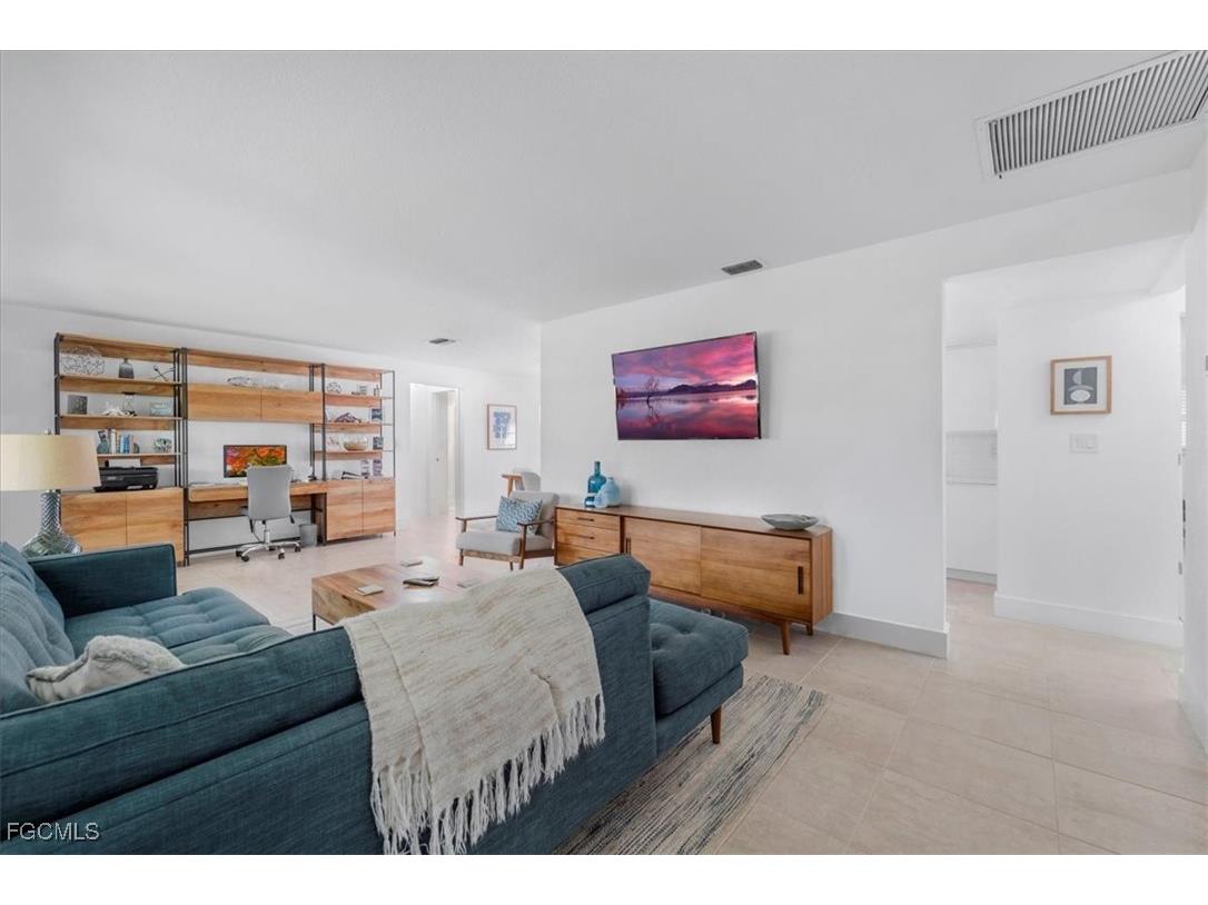 3908 SE 16th Place Cape Coral FL 33904 2025017782 image9