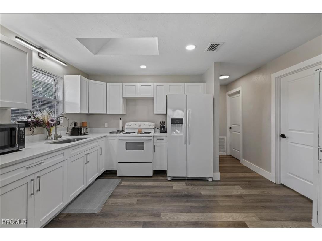 3909 3rd Street SW Lehigh Acres FL 33976 2025024177 image10