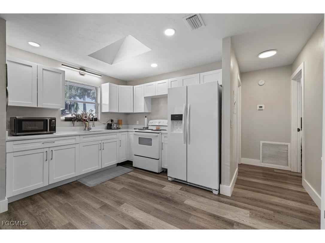 3909 3rd Street SW Lehigh Acres FL 33976 2025024177 image9