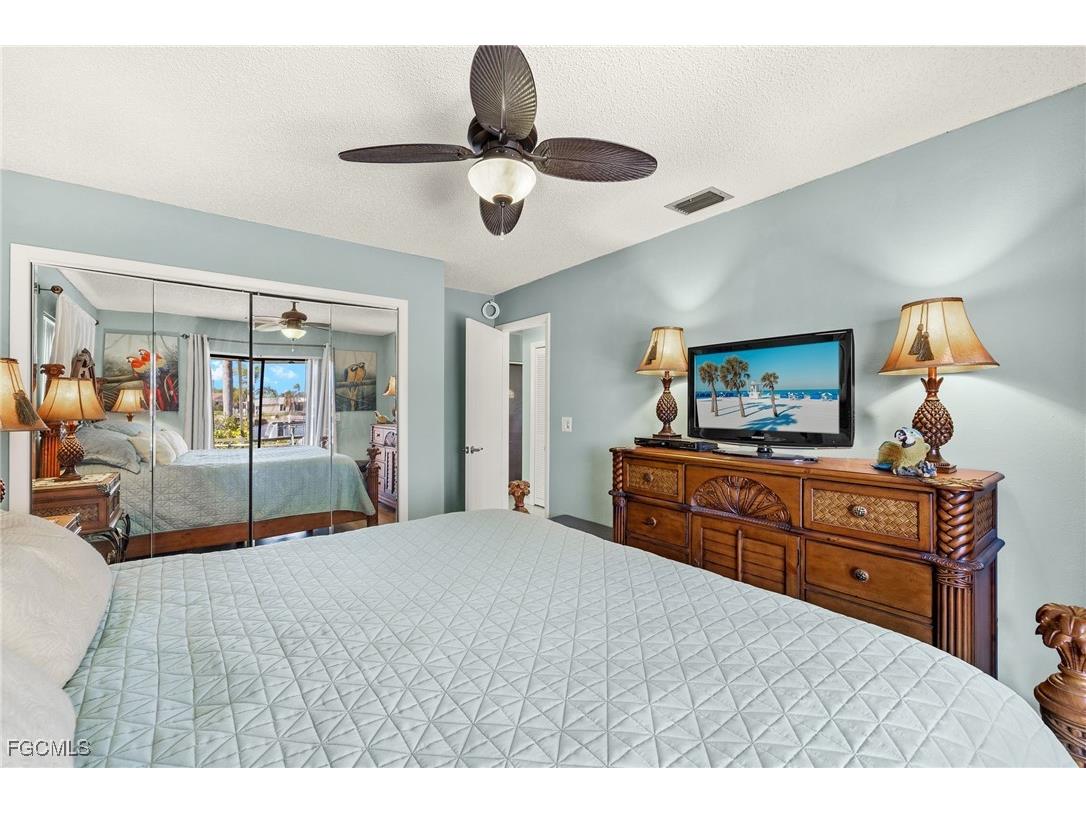 3909 SE 1st Avenue Cape Coral FL 33904 2025022569 image11