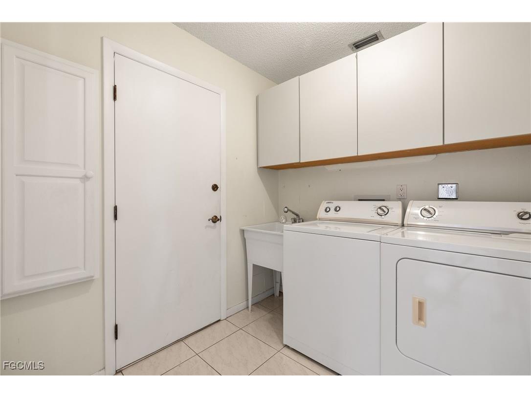 3909 SE 1st Avenue Cape Coral FL 33904 2025022569 image14