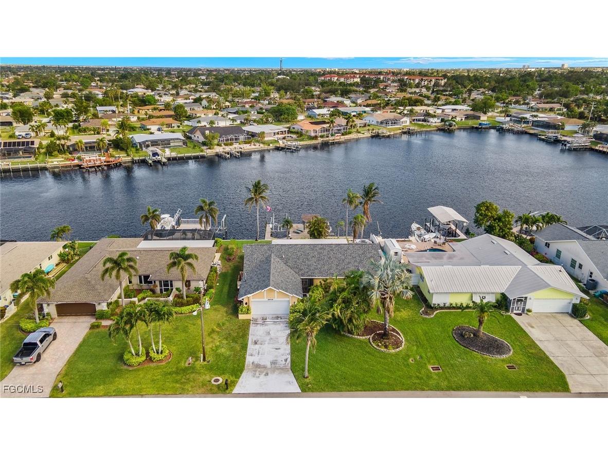 3909 SE 1st Avenue Cape Coral FL 33904 2025022569 image21
