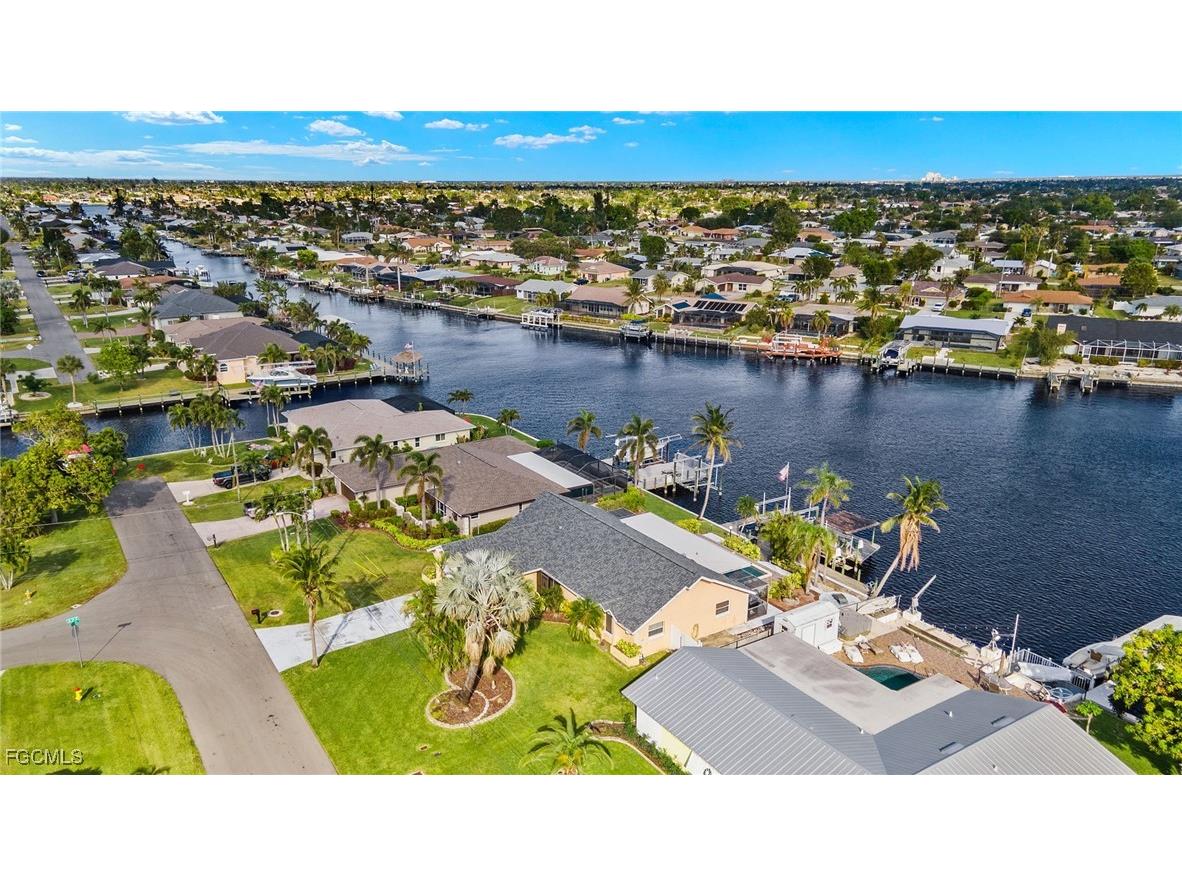 3909 SE 1st Avenue Cape Coral FL 33904 2025022569 image22
