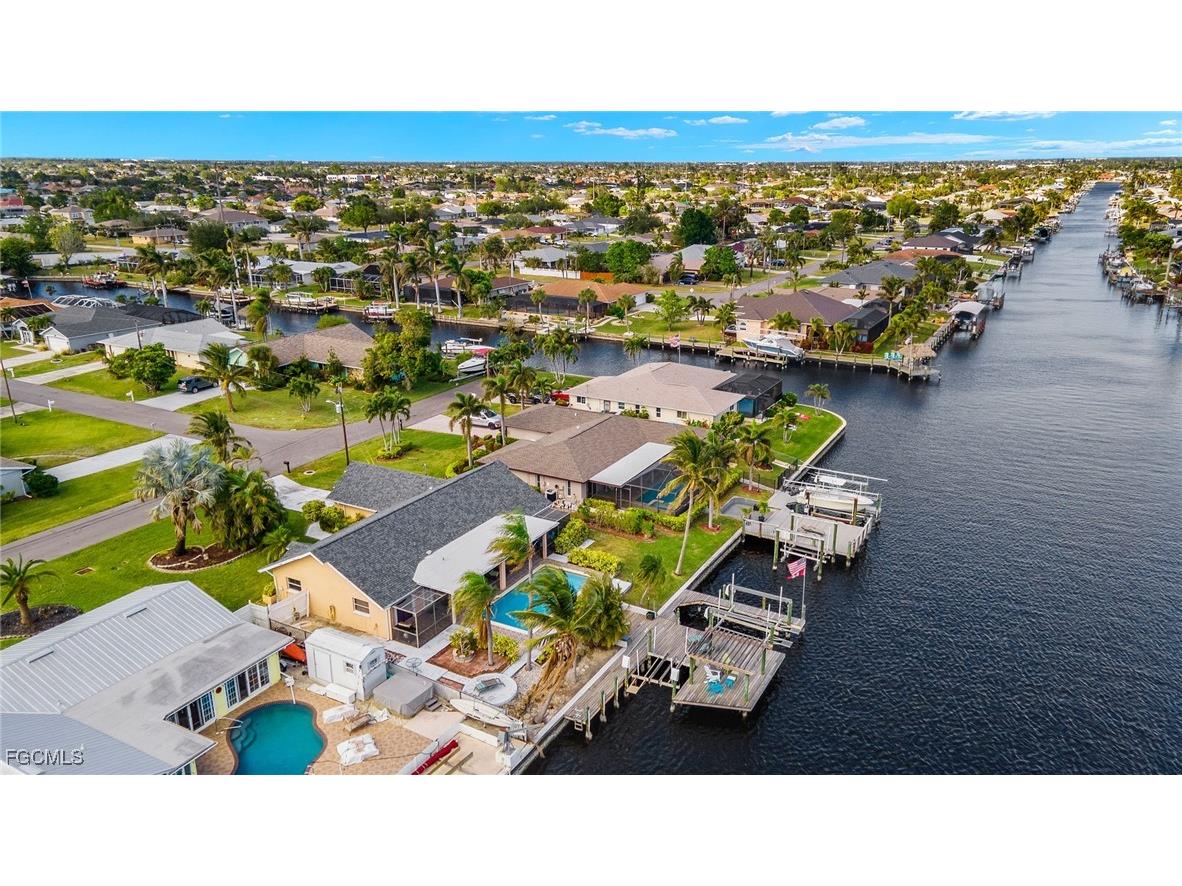 3909 SE 1st Avenue Cape Coral FL 33904 2025022569 image27