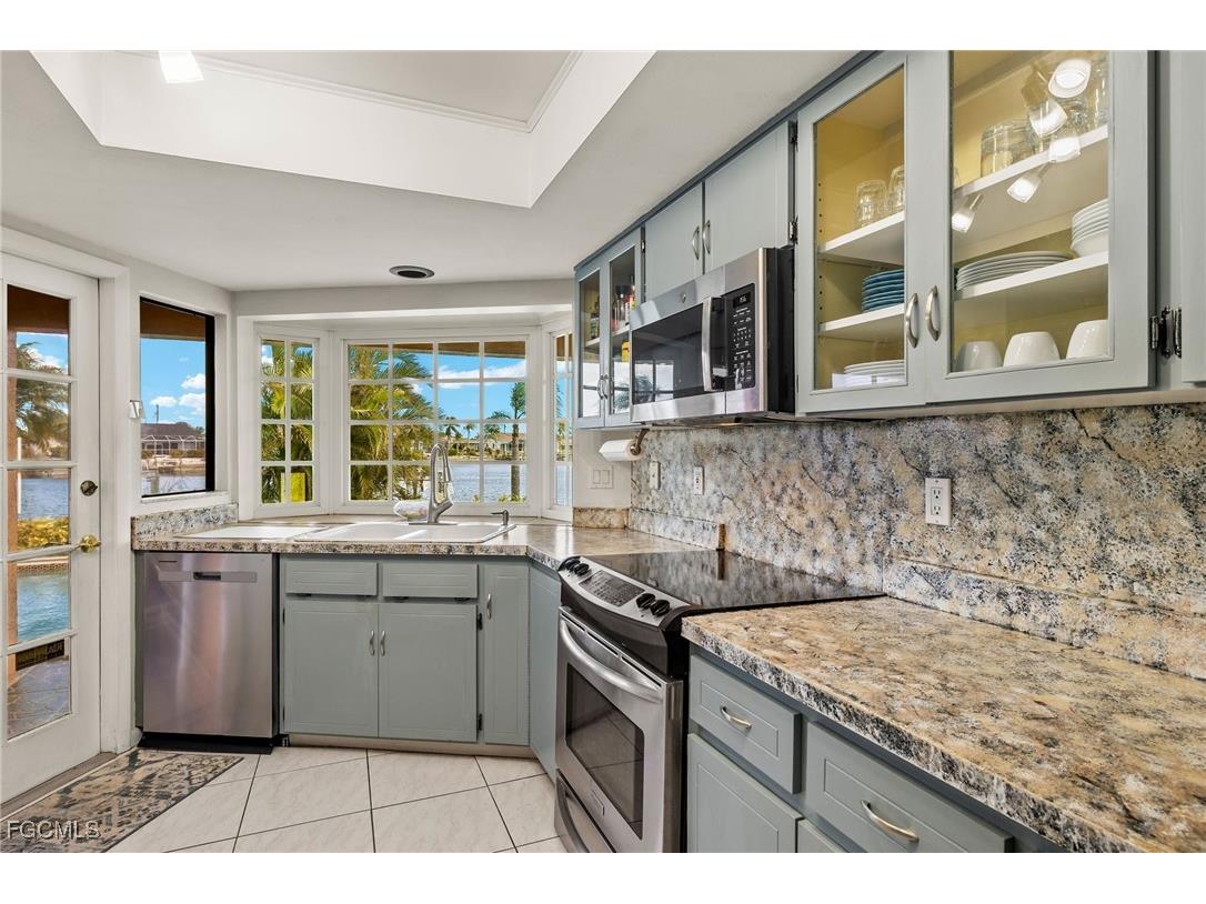 3909 SE 1st Avenue Cape Coral FL 33904 2025022569 image6