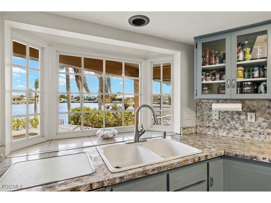 3909 SE 1st Avenue Cape Coral FL 33904 2025022569 image7
